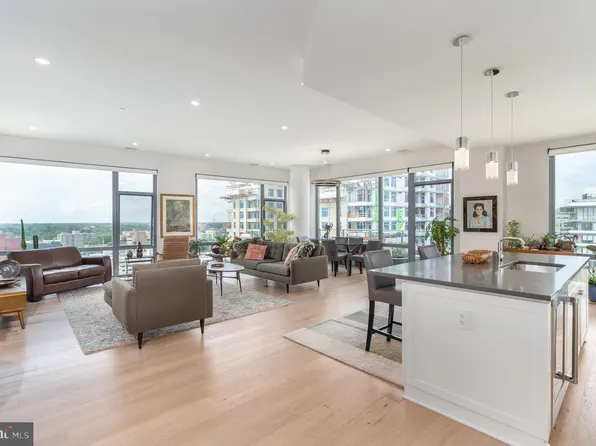 4960 Fairmont Ave #Penthouse 2, Bethesda, MD 20814