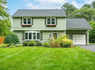 27 Alpine Dr, Webster, NY 14580