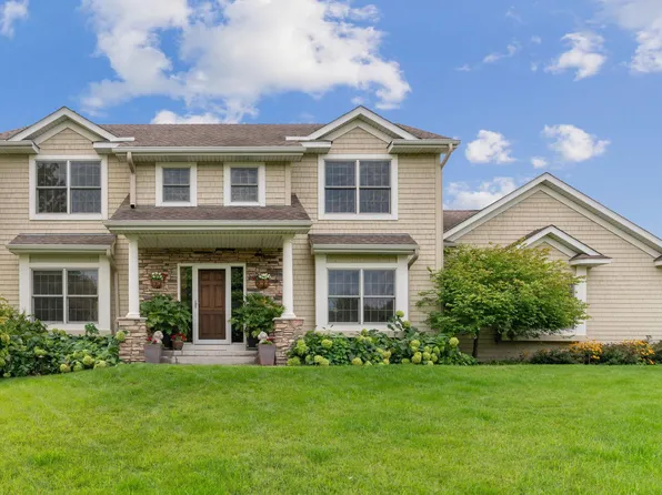 6675 Walnut Dr, Mound, MN 55364