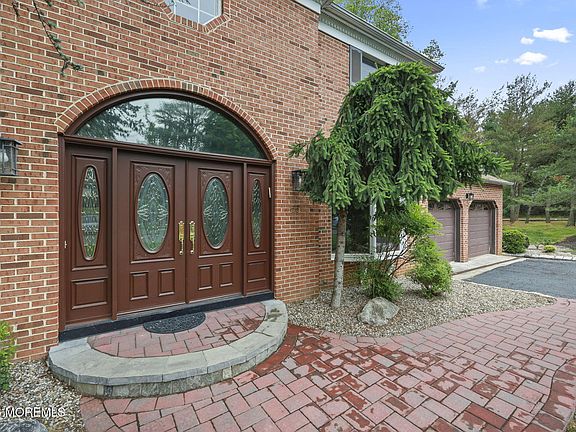 4th image of 55 Manor Drive