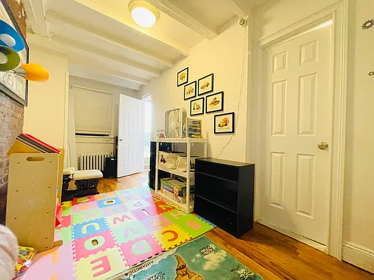 Rented by Level Group | media 7