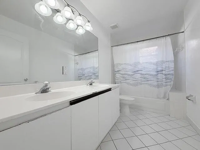 4853 NW 66th Ave — Photo 19