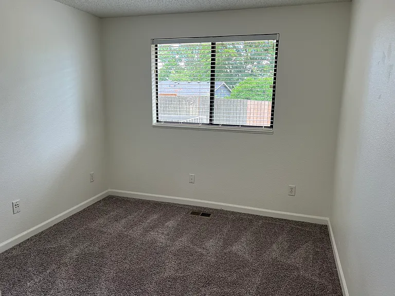 1078 SE Fir Grove Loop — Photo 18