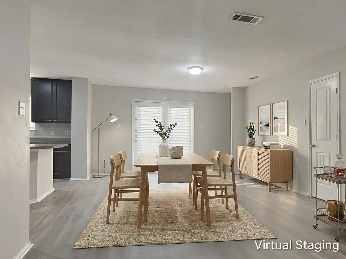3 bed, 2.5 bath, 2703 sqft, $2,525 — Photo 4