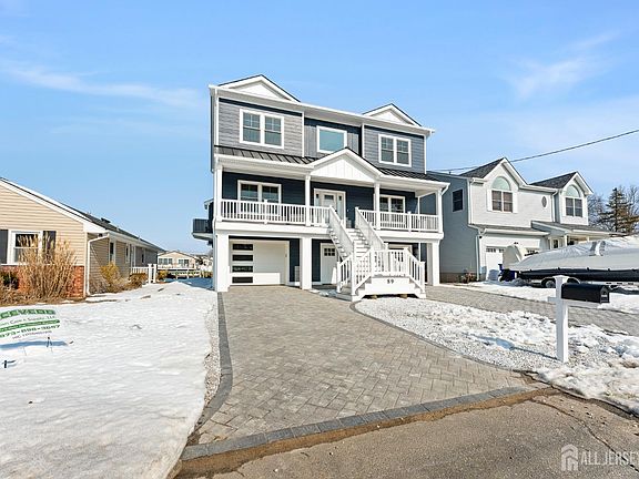 3rd image of 89 Club House Rd