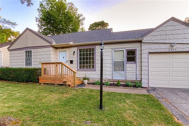 1st image of 8306 Ward Parkway Pl