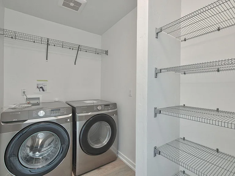 5617 SE Logan Ln — Photo 34