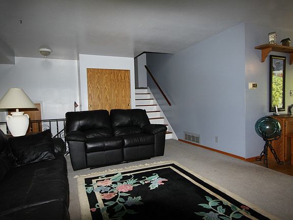 5th image of 1317 138th St E