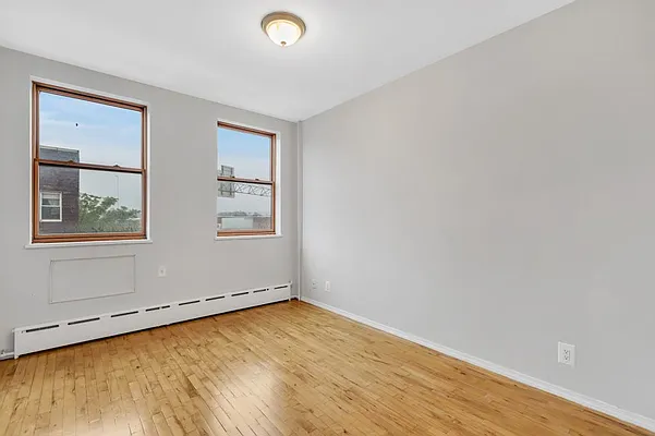 Rented by MNS | media 14