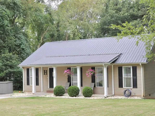120 Sunny Ln, Commerce, GA 30529