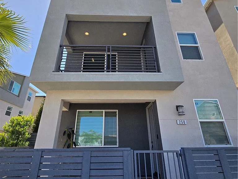 250 N Standard Ave — Photo 1