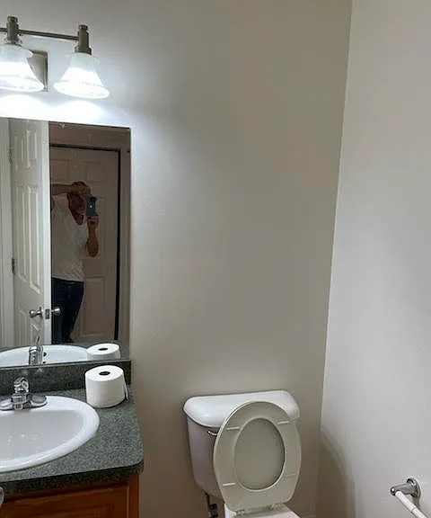 1/2 Bath