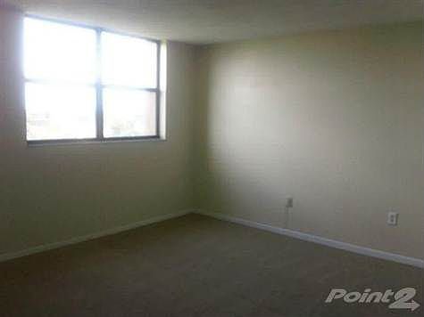 5th image of 900 NE 195th St APT 617