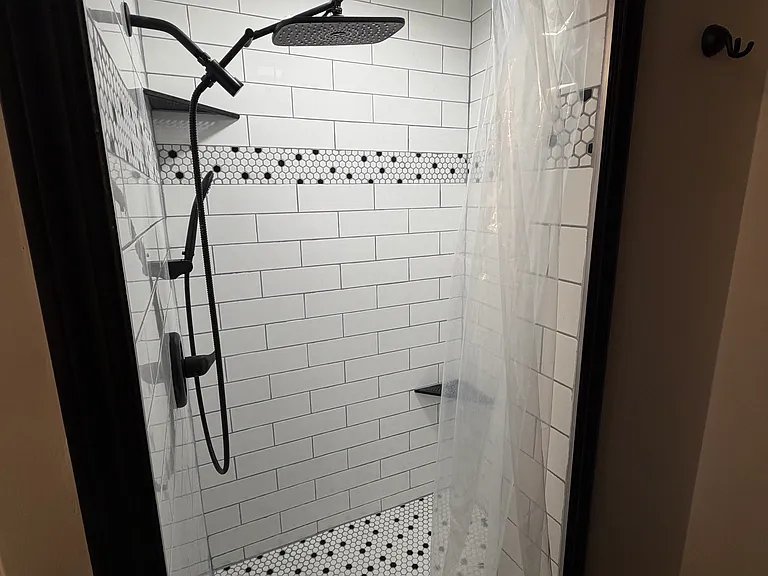 112 E State St #3B — Photo 7