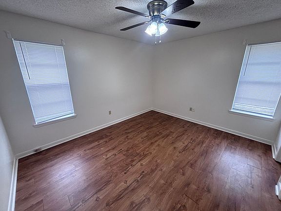 2nd image of 210 Vieux Orleans Cir #C