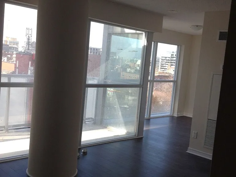 352 Front St W #709 — Photo 10