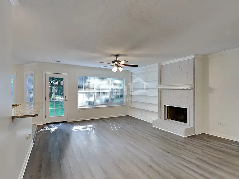 2714 Cedar Bluff Dr — Photo 5