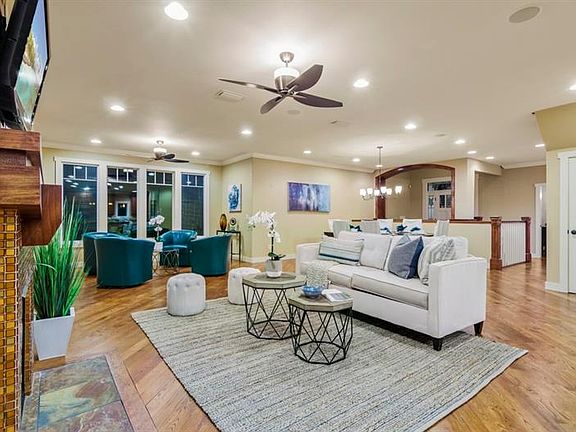 4th image of 625 Terrace Blvd