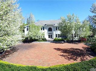 4 Fox Run, Saint James, NY 11780