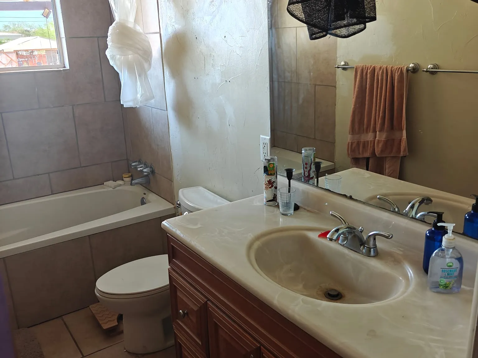 E 20th St, Tucson — Photo 3