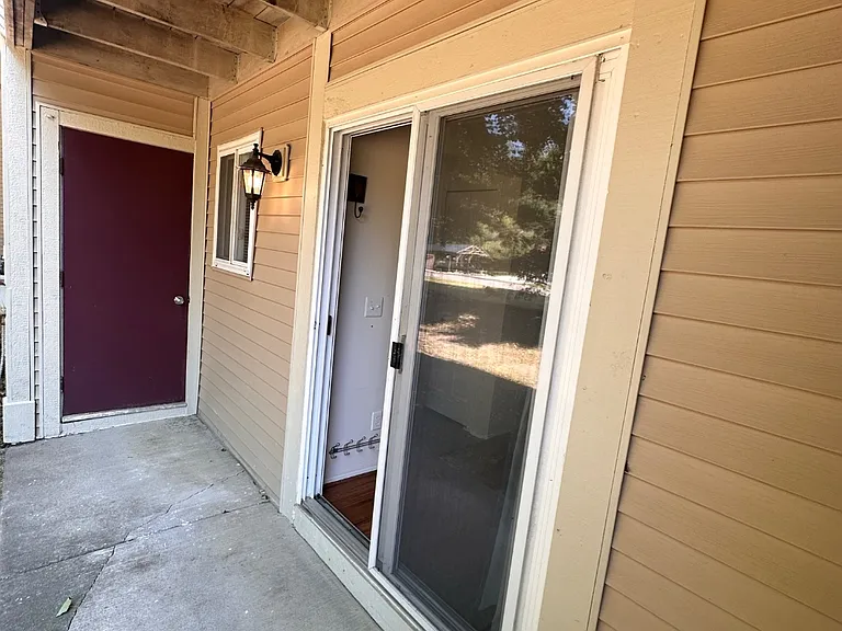 1642 Emerson Cir — Photo 15