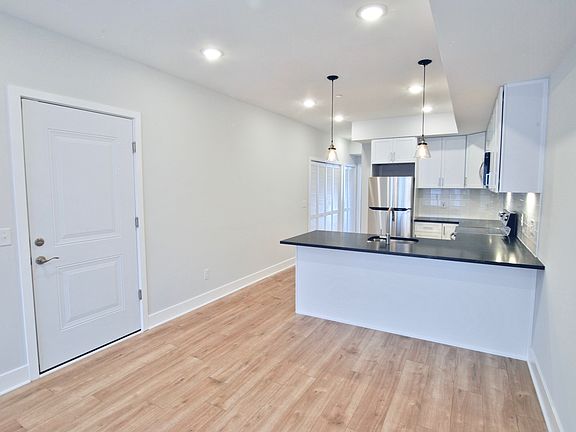 5th image of 2130 N 2nd St #2