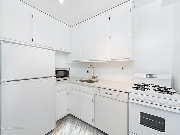 3rd image of 520 E 72nd St APT 4N