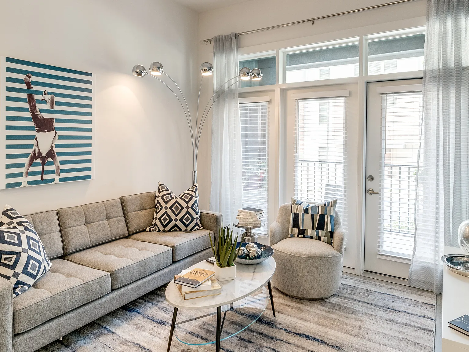 Link Apartments Grant Park — Photo 3