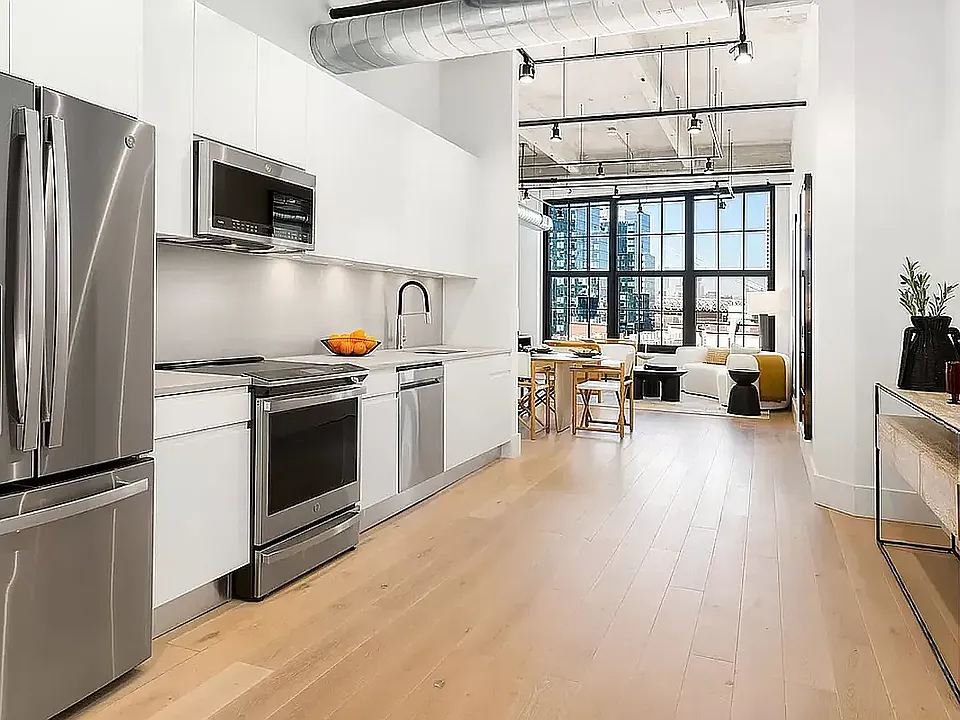 475 Kent Ave #306