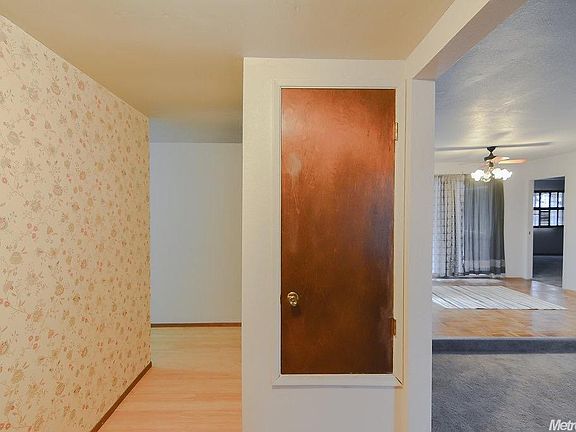 3rd image of 1631 Maywood Ave