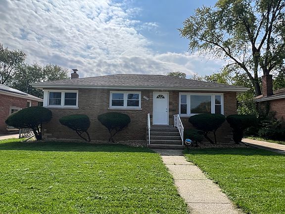 2nd image of 727 E 154th Pl