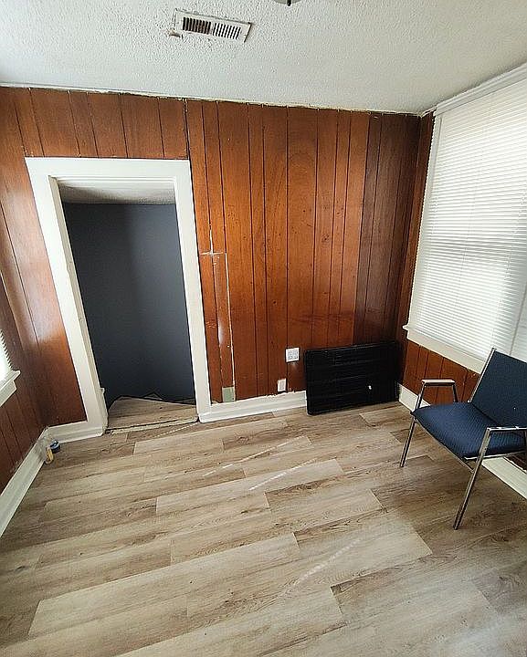 1st image of 66 W Peebles Rd