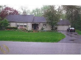 32660 Colony Hill Dr photo 1