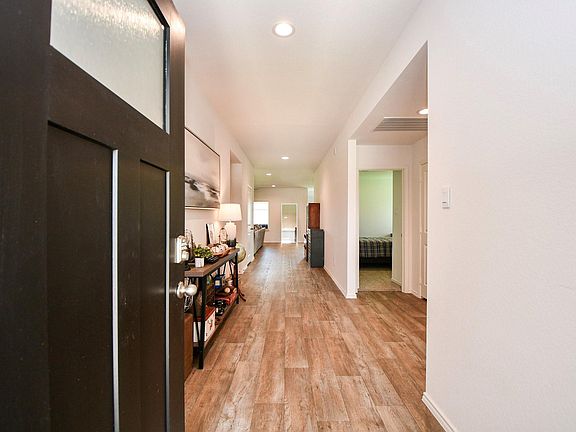 4th image of 3008 Bur Landing Ln