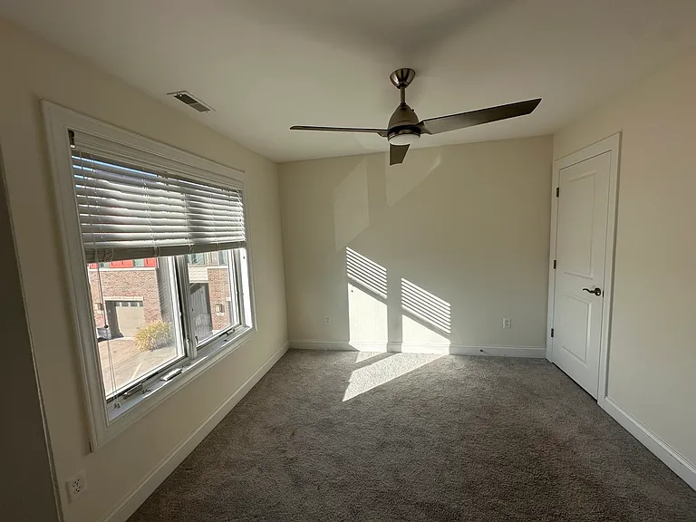 1361 Slate Ct — Photo 23