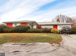 648 Riverview Ct, York, PA 17406