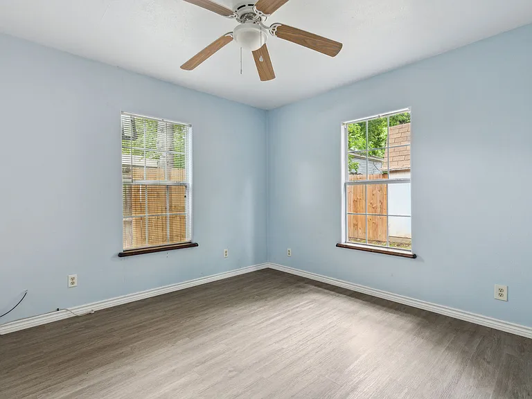 1424 Knight St — Photo 20