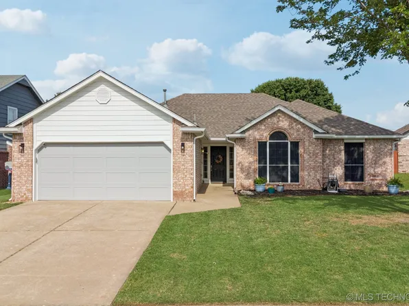 11703 N 112th Ave E, Collinsville, OK 74021