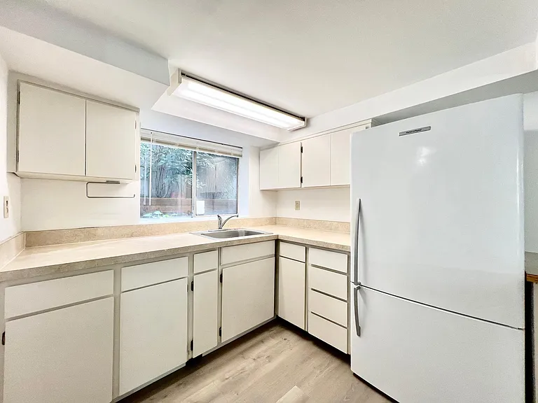 2421 NW 59th St #3 — Photo 5