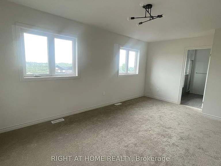 1054 Denton Dr — Photo 17