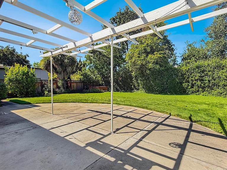 950 Olive St — Photo 18