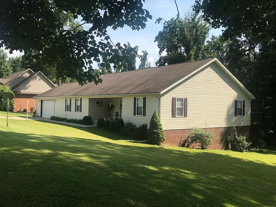 1st image of 372 Forest Dr
