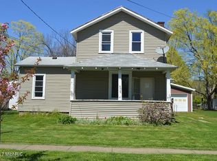 609 French St, Three Rivers, MI 49093