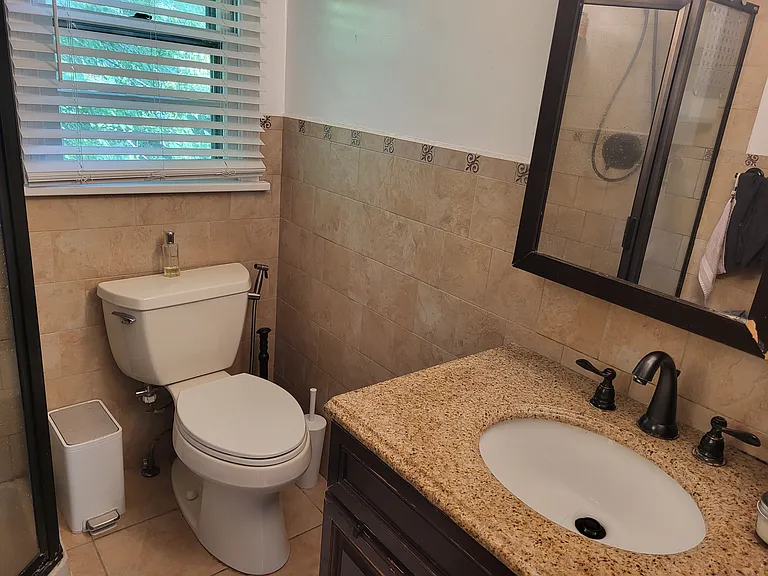 Full bath 1