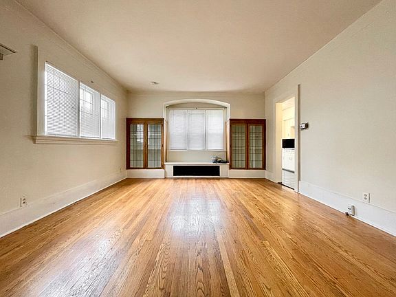 3rd image of 648 Fountain St NE #2