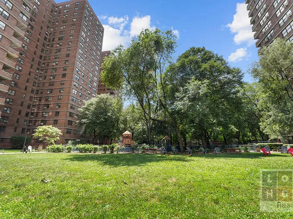 383 Grand Street image 18 of 24