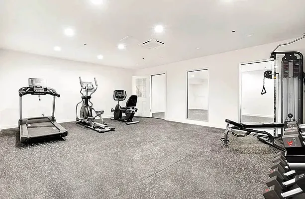 Rented by EXR | media 12