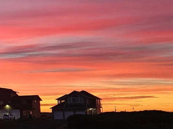 1237 Ocean Shores Boulevard SW, Ocean Shores, WA 98569