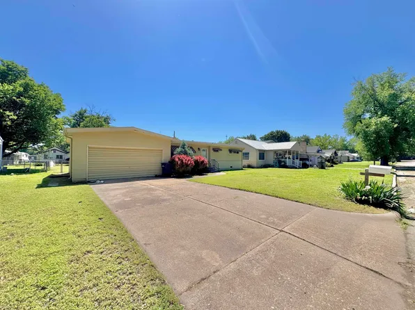1018 N B St, Arkansas City, KS 67005