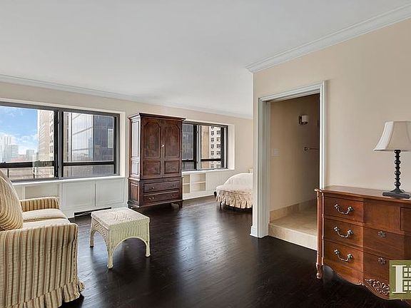 5th image of 240 E 47th St #8DE